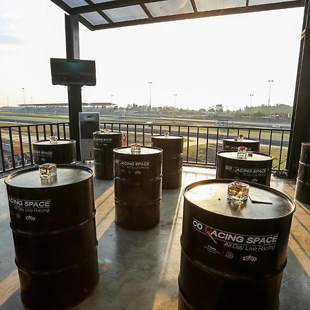 Bric Box Hotel Buriram Luaran gambar
