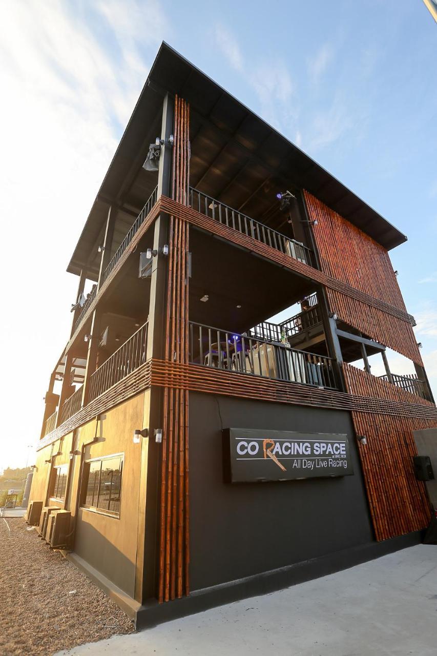 Bric Box Hotel Buriram Luaran gambar