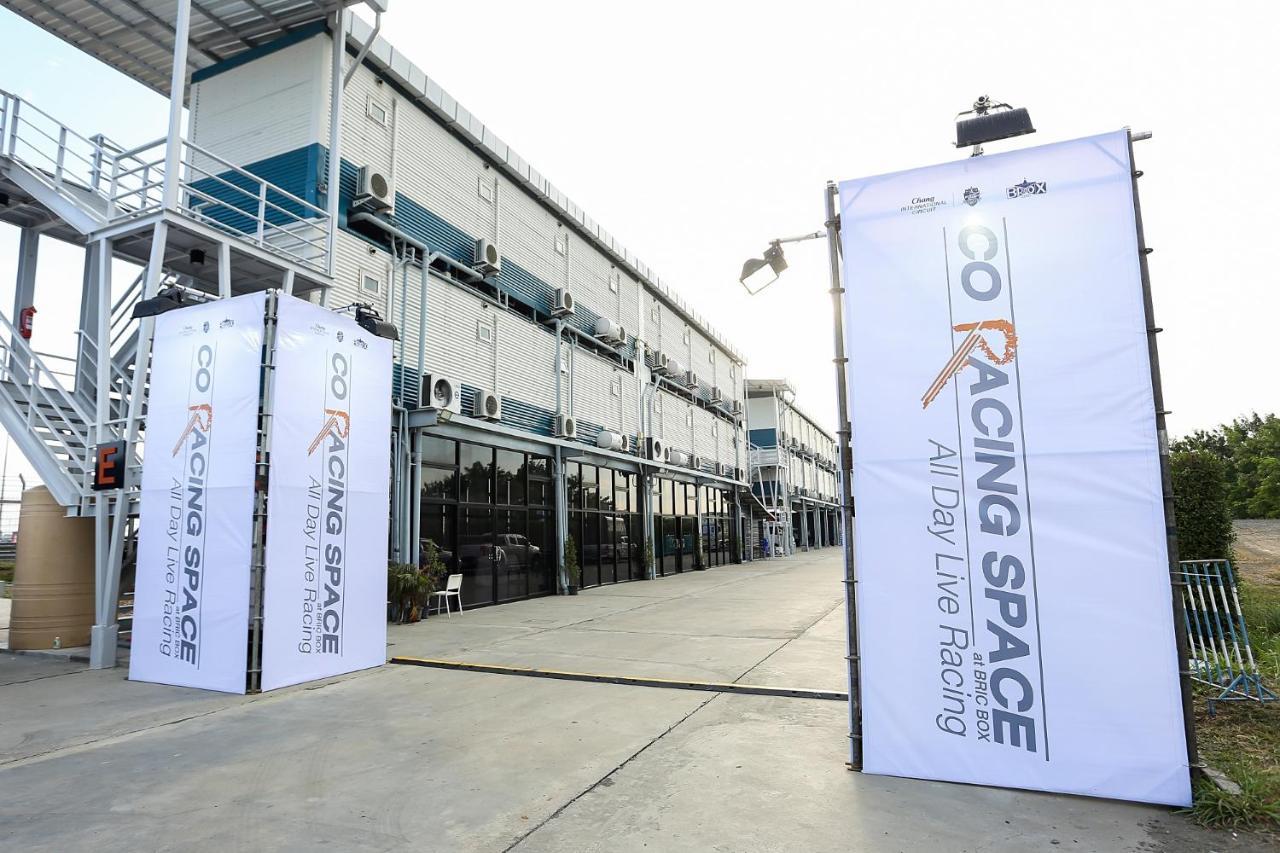 Bric Box Hotel Buriram Luaran gambar