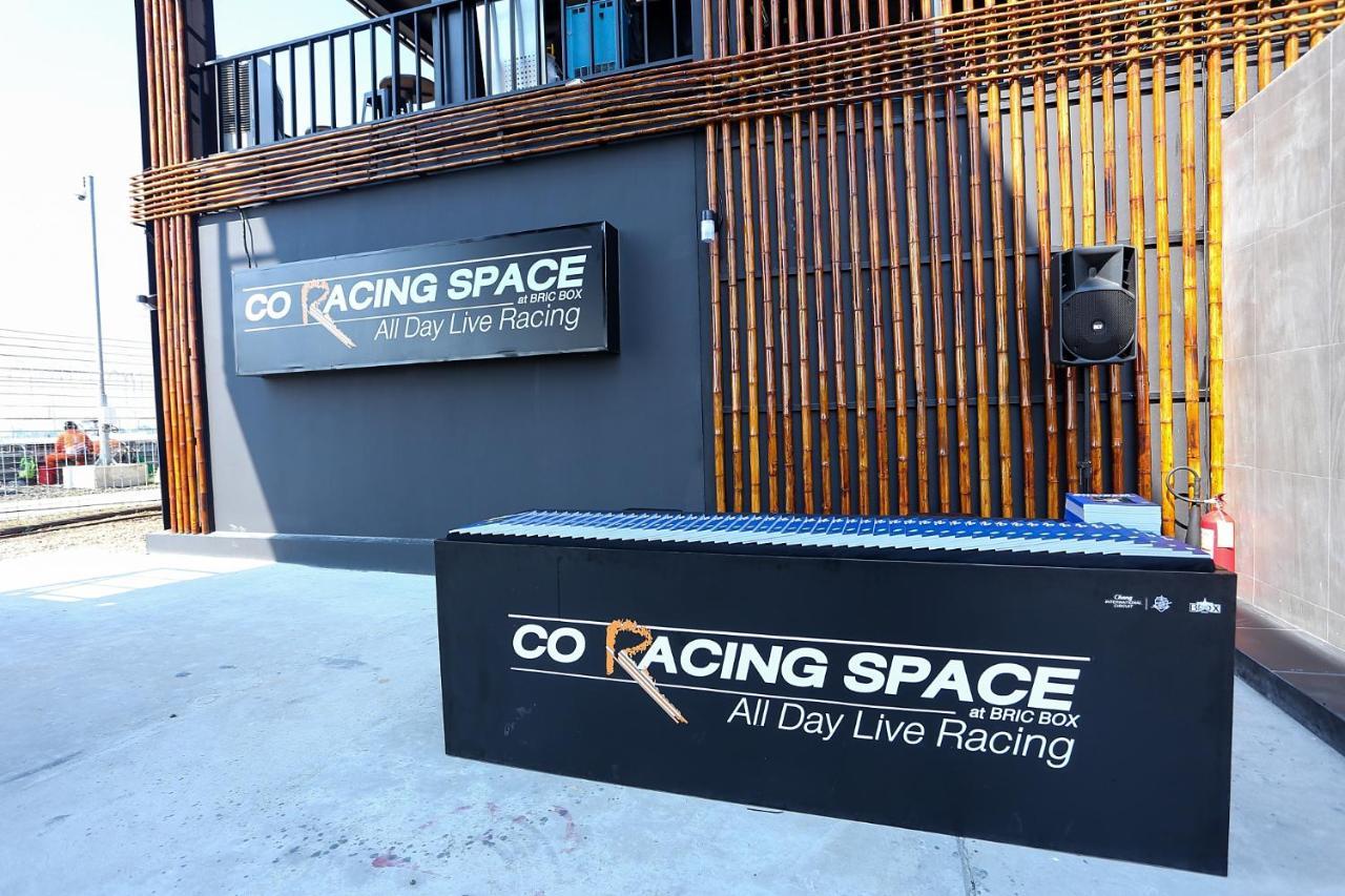Bric Box Hotel Buriram Luaran gambar