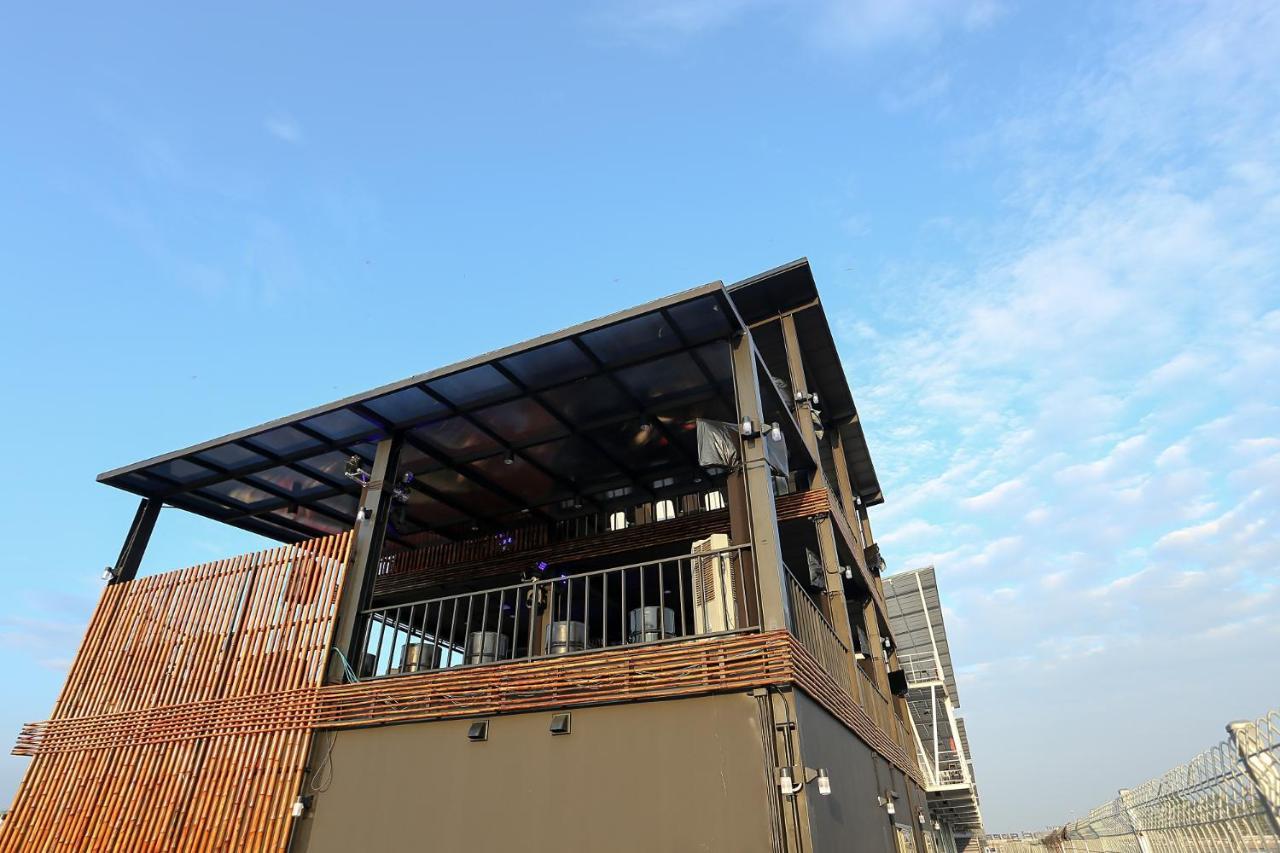 Bric Box Hotel Buriram Luaran gambar