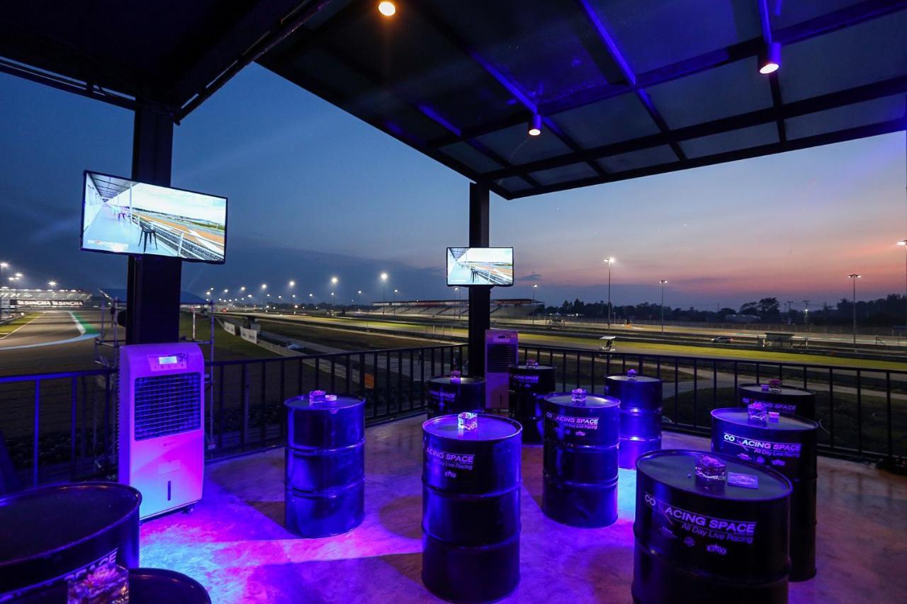 Bric Box Hotel Buriram Luaran gambar