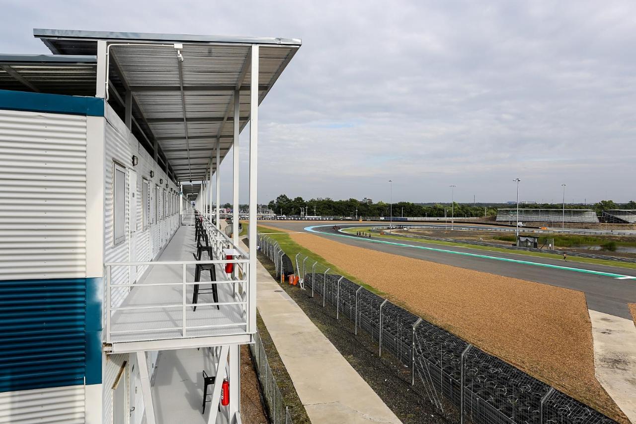 Bric Box Hotel Buriram Luaran gambar