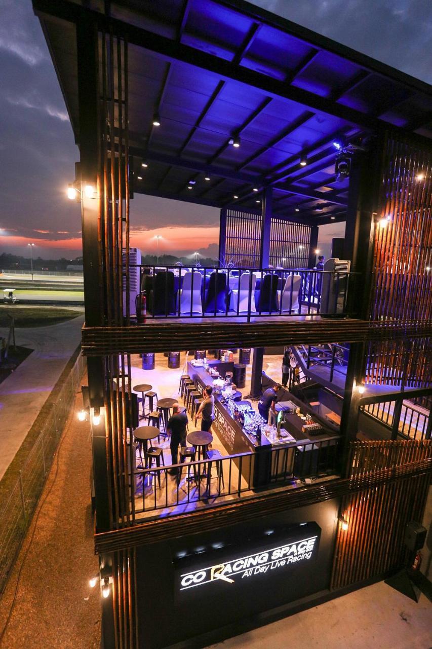 Bric Box Hotel Buriram Luaran gambar