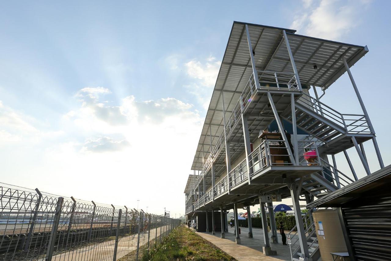 Bric Box Hotel Buriram Luaran gambar